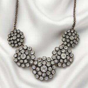 Chic Old Gold-Tone Sparkle Crystal Necklace – Women’s Statement Fashion Jewelry